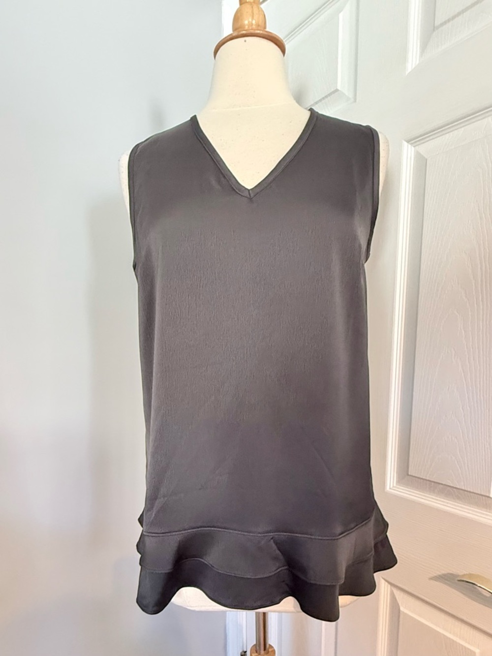 IMAN Ruffle Bottom Blouse - Picture 2 of 5
